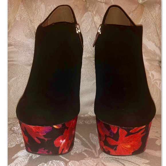 CRUSHED VELVET FLORAL PLATFORM BOOT - Picture 5 of 8